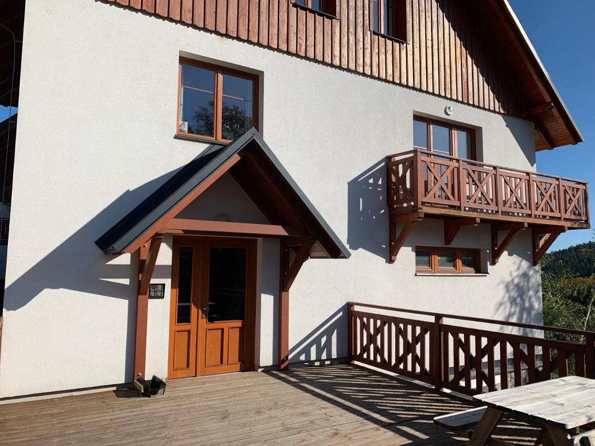 Apartman Mezi Kopci - Mid Hills Apartment Roudnice المظهر الخارجي الصورة