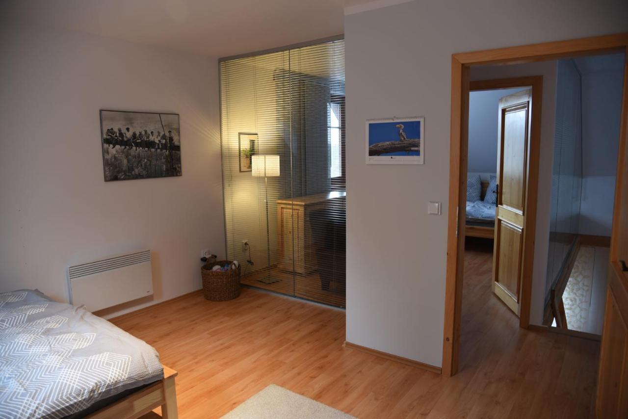 Apartman Mezi Kopci - Mid Hills Apartment Roudnice المظهر الخارجي الصورة